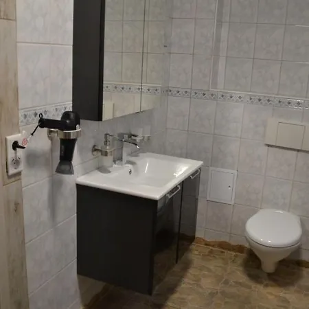 Geniessen-sie-unsere-moderne-komfortable-fewo Apartment *